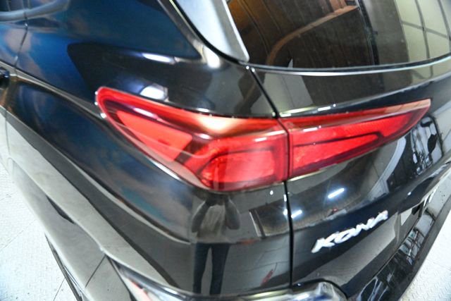 Used 2023 Hyundai Kona SE w/ Cargo Package image 12