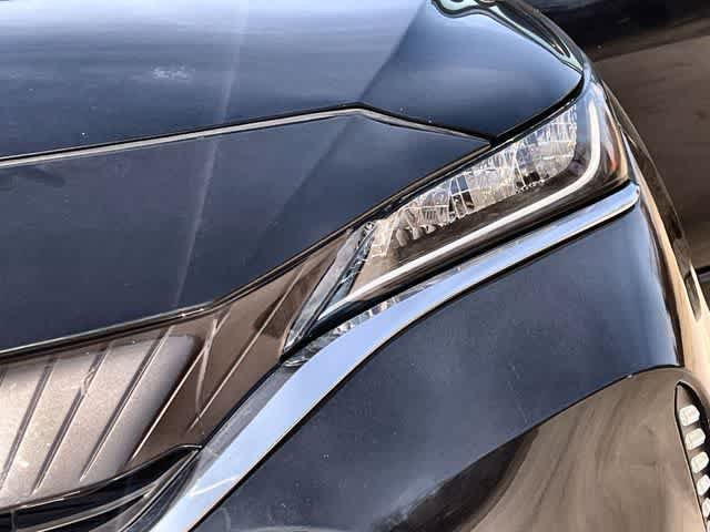 Used 2021 Toyota Venza LE w/ Carpet Mat Package (TMS) image 24