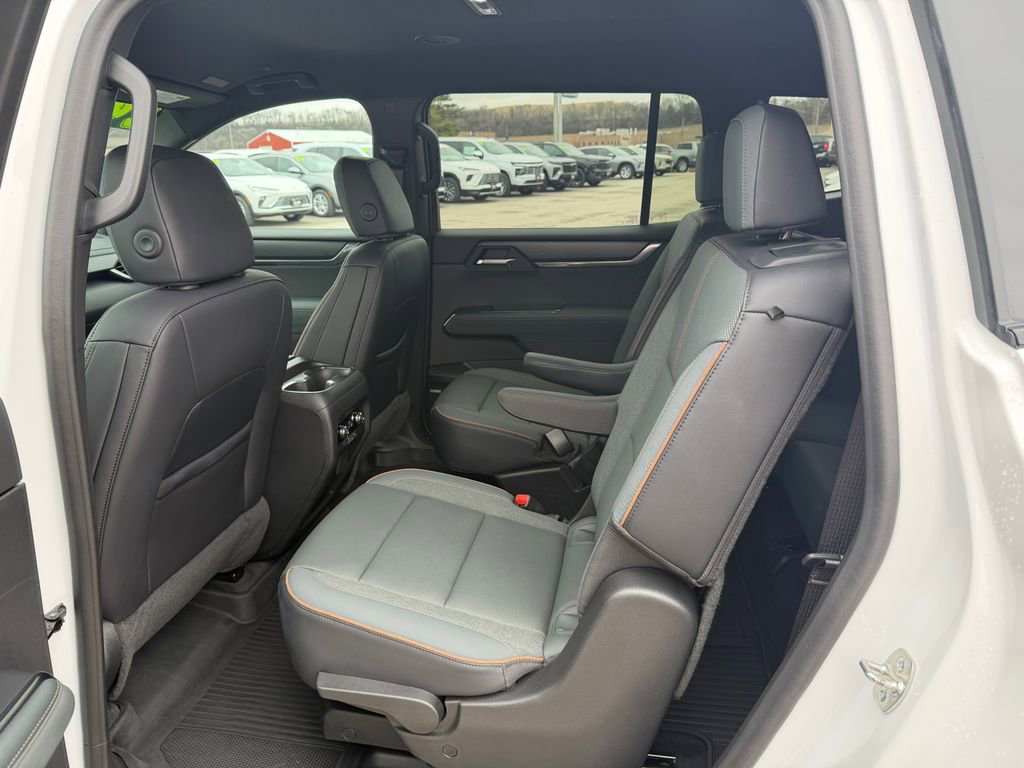 Used 2024 GMC Acadia AT4 w/ LPO, Floor Liner Package AWD/4WD image 17