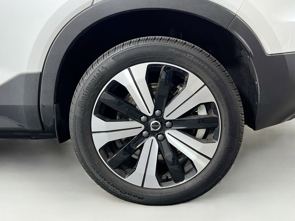 Used 2023 Volvo XC40 Recharge Core image 31