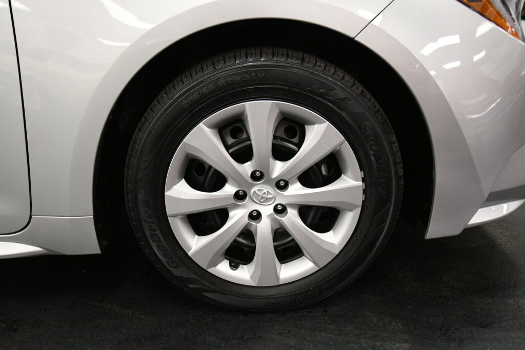 Certified 2024 Toyota Corolla LE image 9