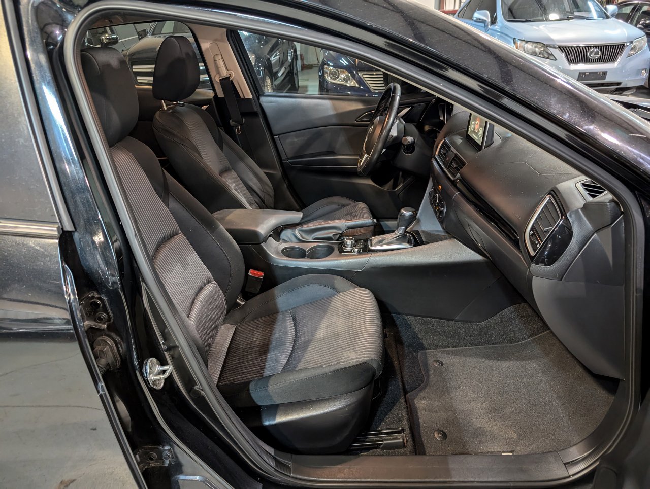 Used 2016 MAZDA MAZDA3 i Touring image 28