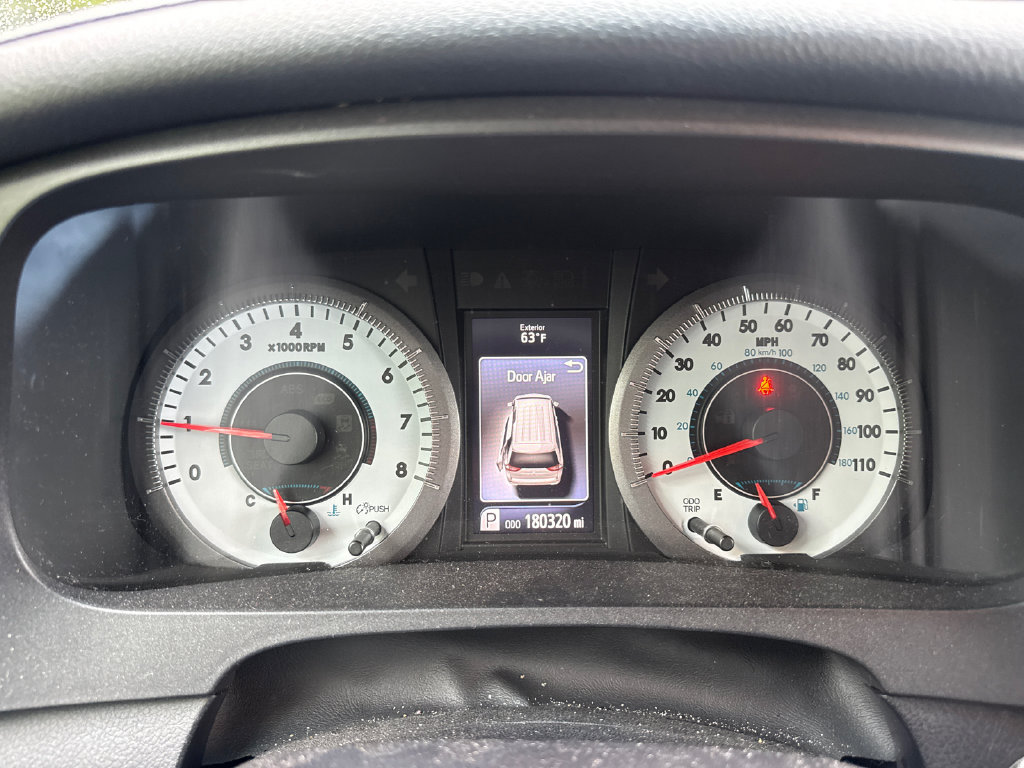 Used 2017 Toyota Sienna SE w/ SE Preferred Package FWD image 21