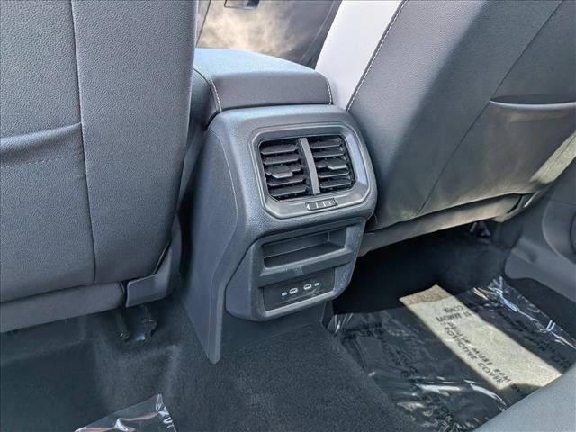 Used 2026 Volkswagen Taos SE FWD image 23