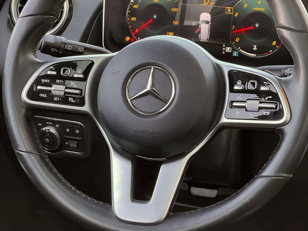 Used 2021 Mercedes-Benz GLB 250 4MATIC w/ Premium Package image 17