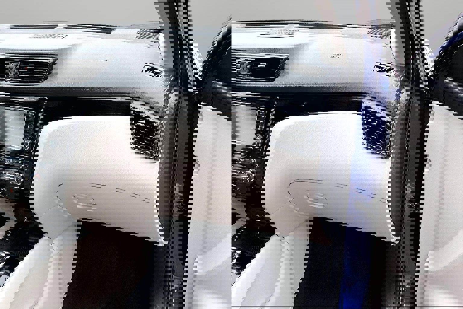 Used 2022 Nissan Rogue Sport SL w/ Premium Package image 21