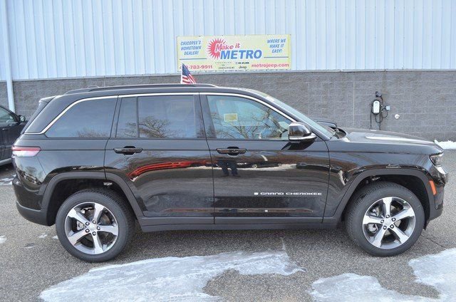 New 2025 Jeep Grand Cherokee Limited image 9