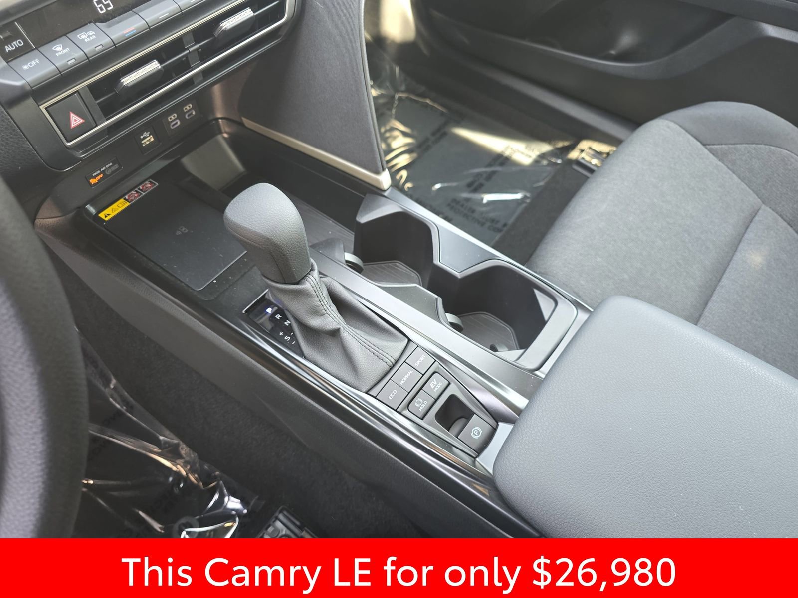 Used 2025 Toyota Camry LE w/ Convenience Package image 30