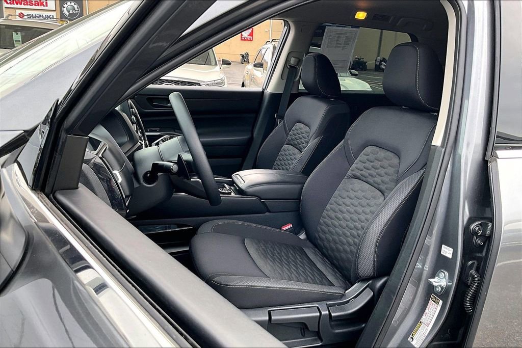 Used 2024 Nissan Pathfinder S image 35