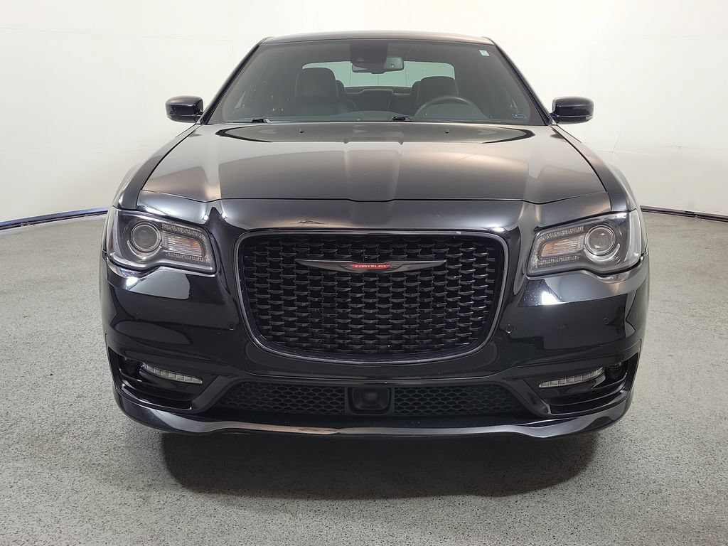 Used 2023 Chrysler 300 S w/ Comfort Group RWD image 3