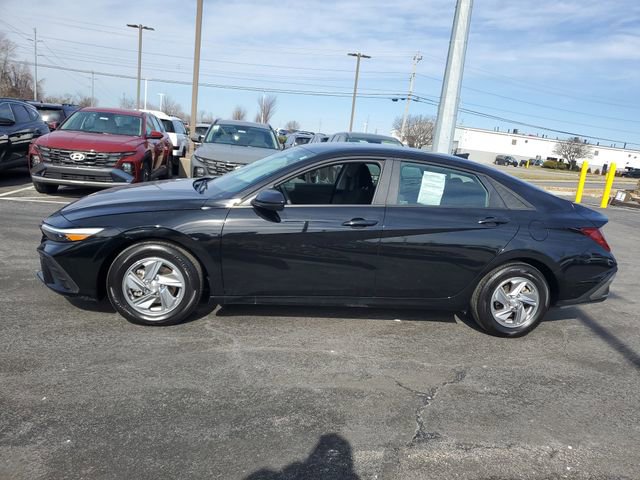 Used 2024 Hyundai Elantra SE image 6