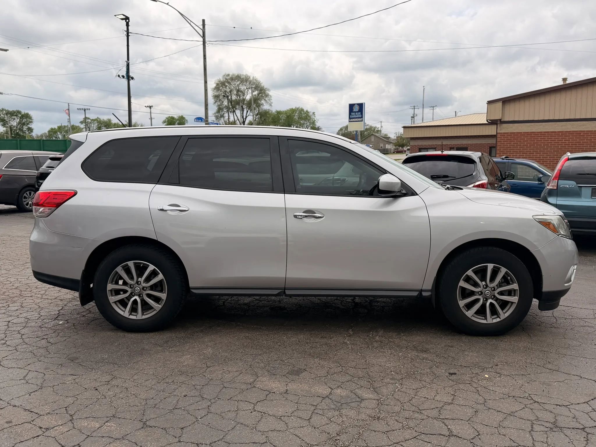 Used 2014 Nissan Pathfinder S FWD image 19