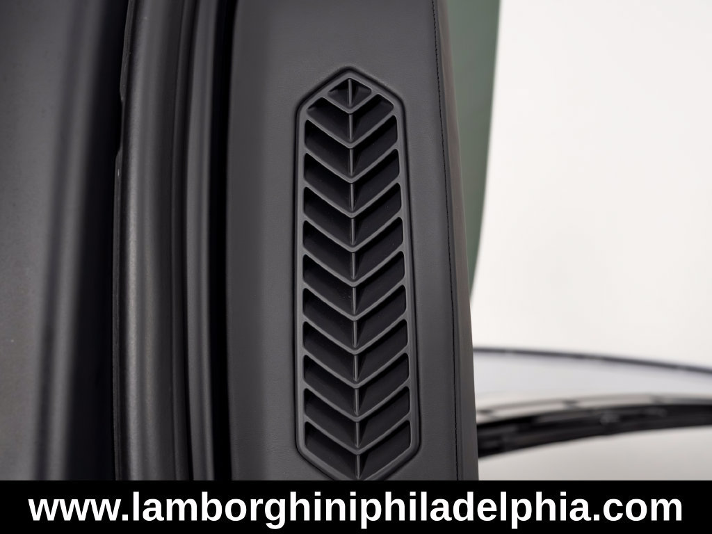 Used 2024 Lamborghini Revuelto AWD/4WD image 14