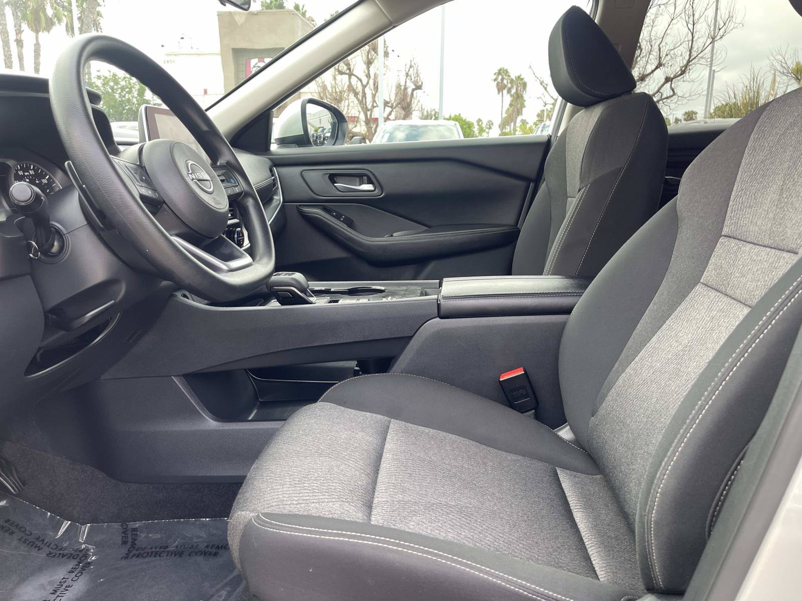 Used 2024 Nissan Rogue SV FWD image 17