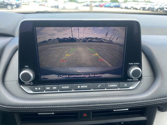 Used 2025 Nissan Rogue SV FWD image 24