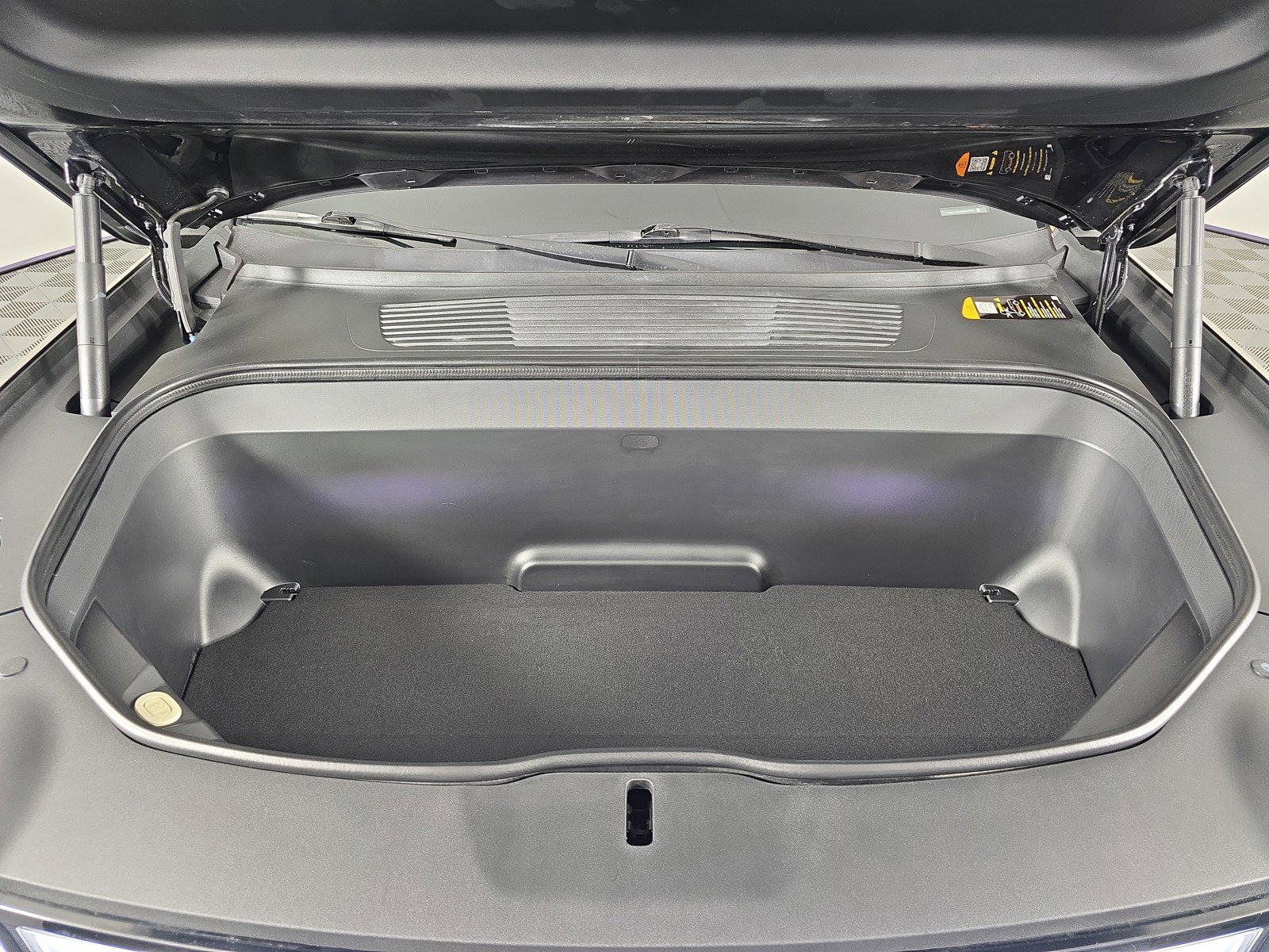 Used 2024 Rivian R1S Adventure AWD/4WD image 14