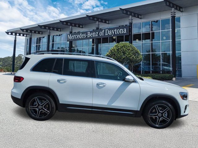 Used 2026 Mercedes-Benz GLB 250 4MATIC image 3