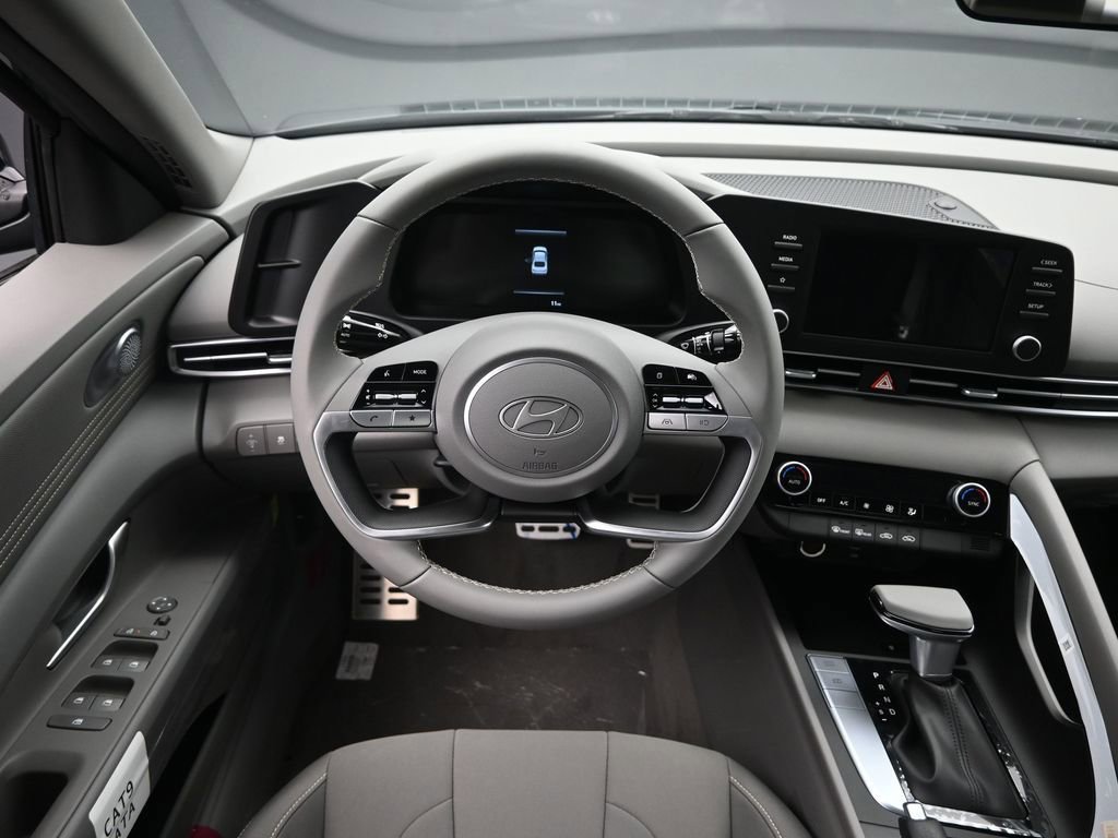 New 2025 Hyundai Elantra Sport image 22