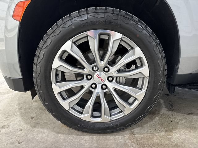 Used 2023 GMC Yukon XL Denali AWD/4WD image 33