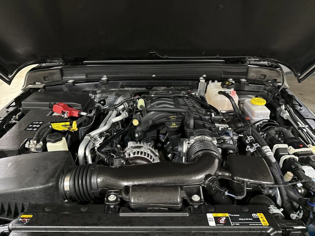 Used 2025 Jeep Wrangler Sport image 24