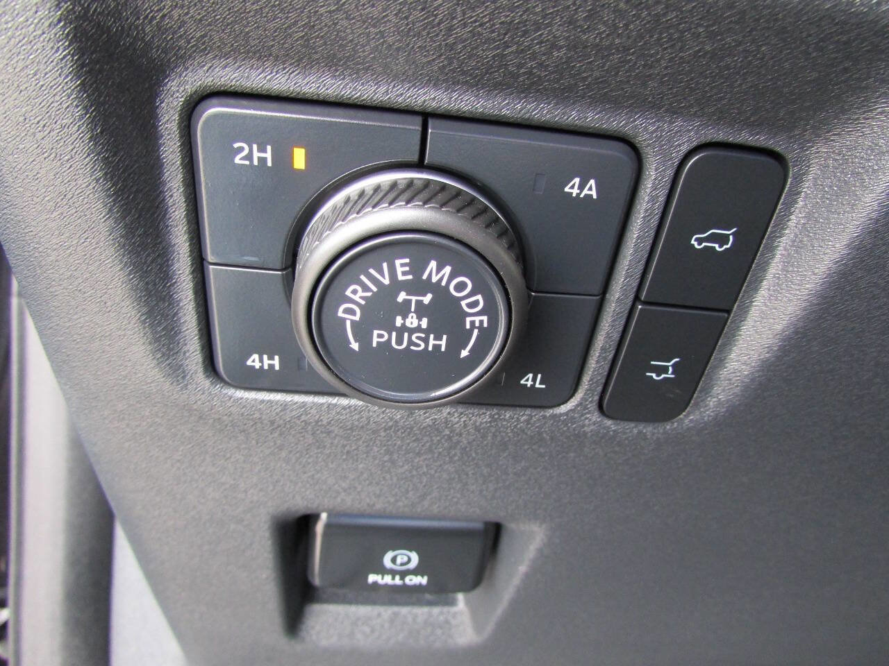 Used 2025 Ford Expedition Tremor AWD/4WD image 25