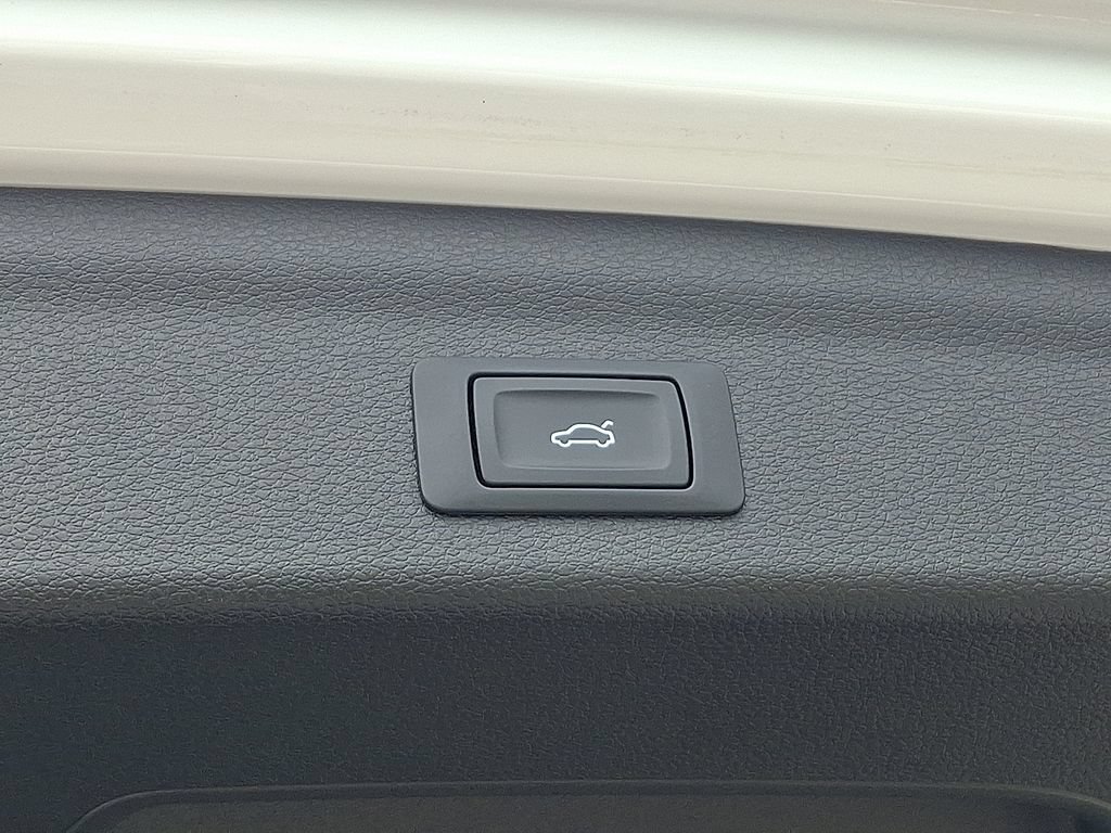 Certified 2025 Audi Q3 2.0T Premium AWD/4WD image 31