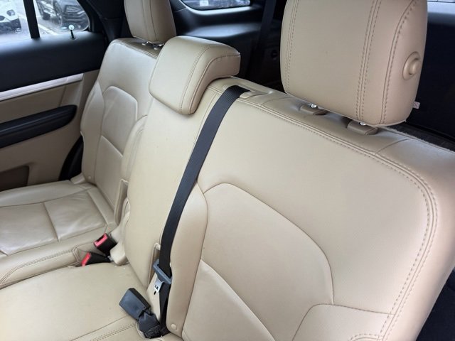 Used 2017 Ford Explorer XLT w/ Equipment Group 202A image 6