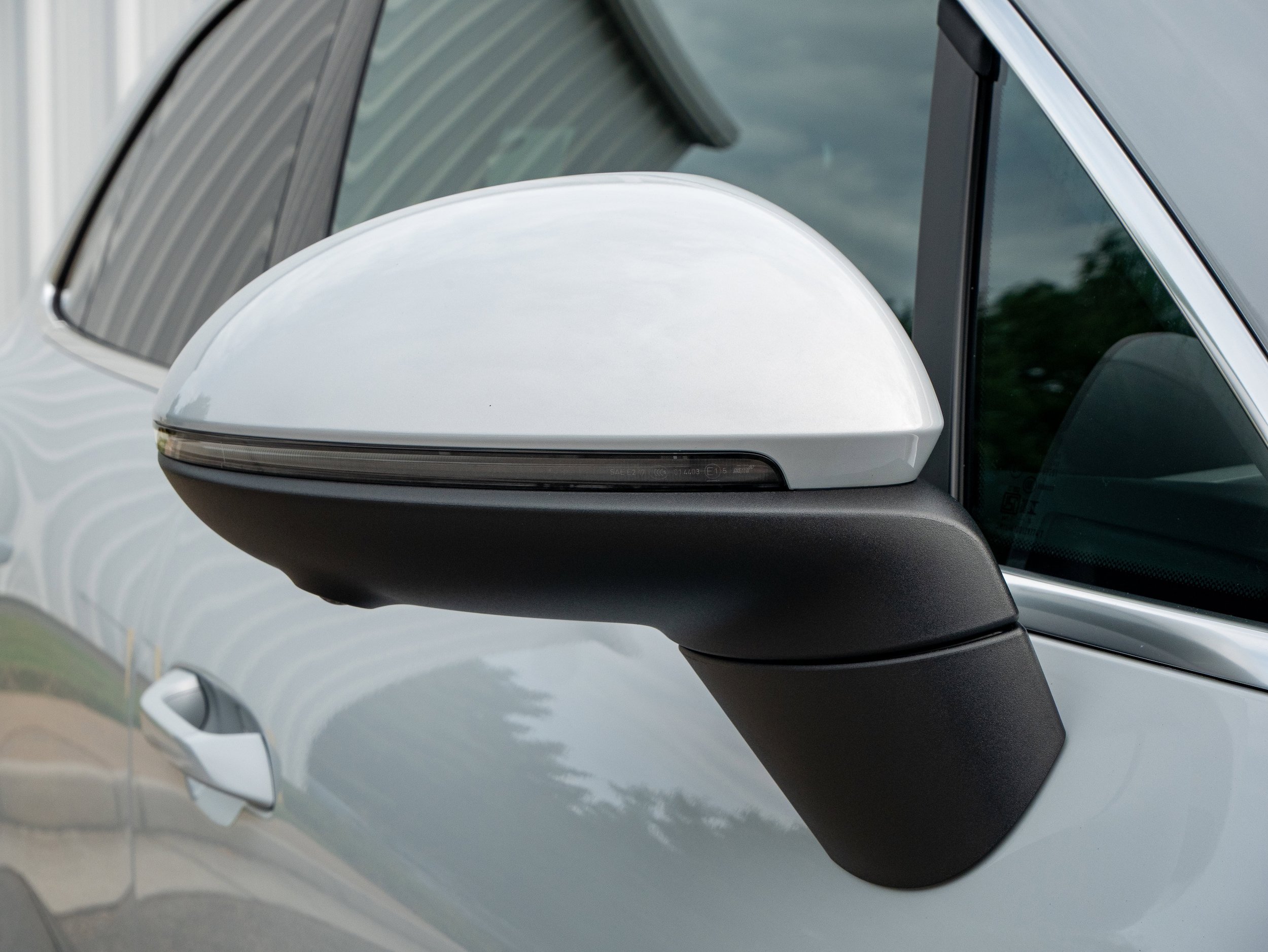 New 2025 Porsche Macan Electric RWD image 19