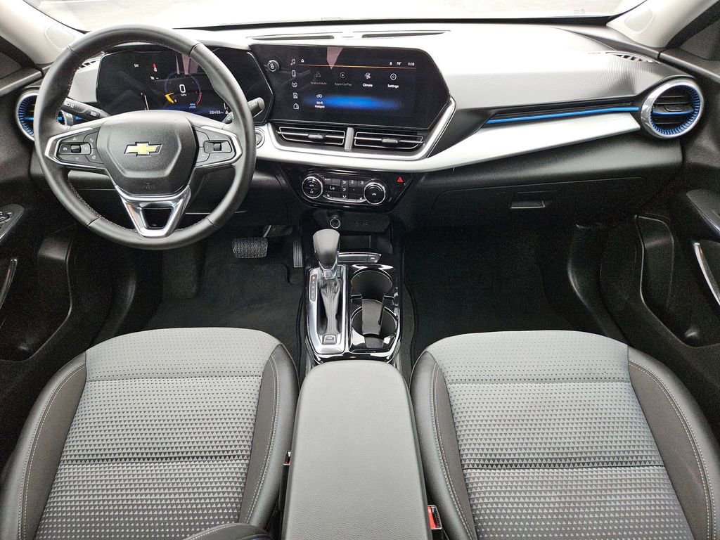 Used 2025 Chevrolet Trax LT w/ LT Convenience Package FWD image 19