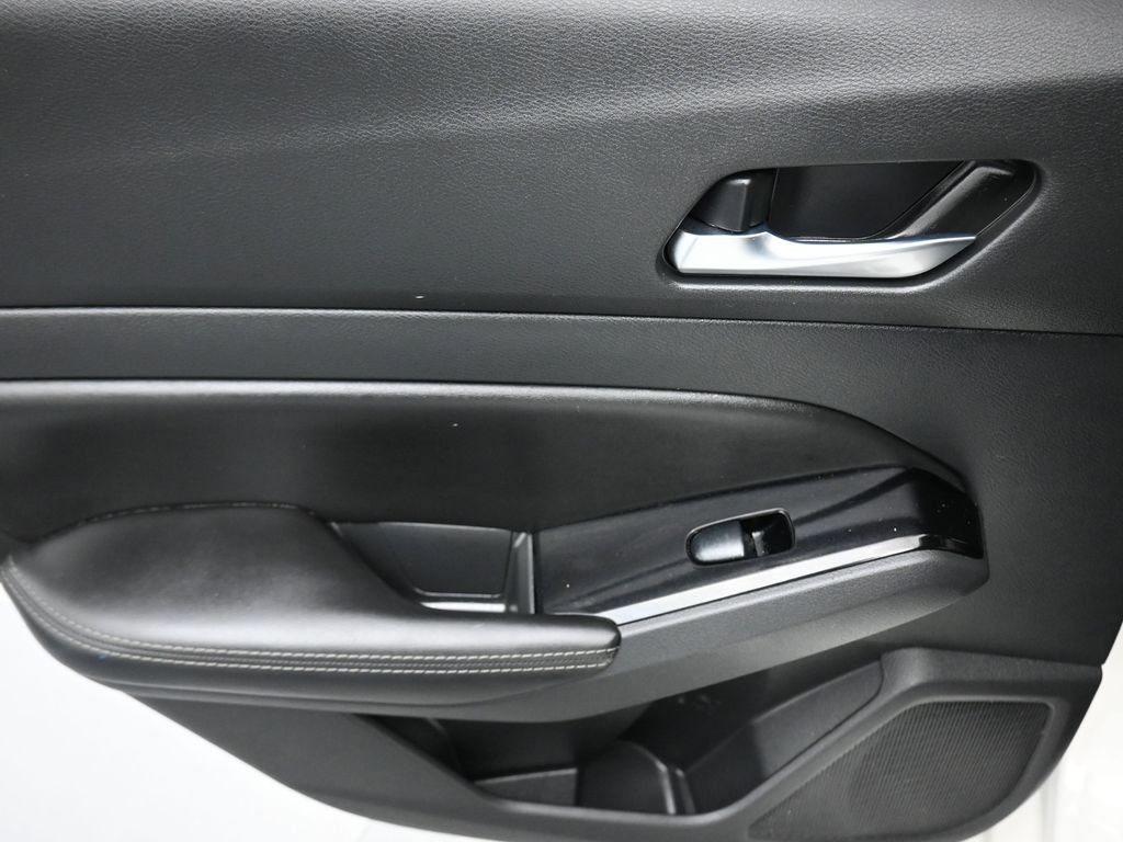 Used 2020 Nissan Altima 2.0 Platinum FWD image 31