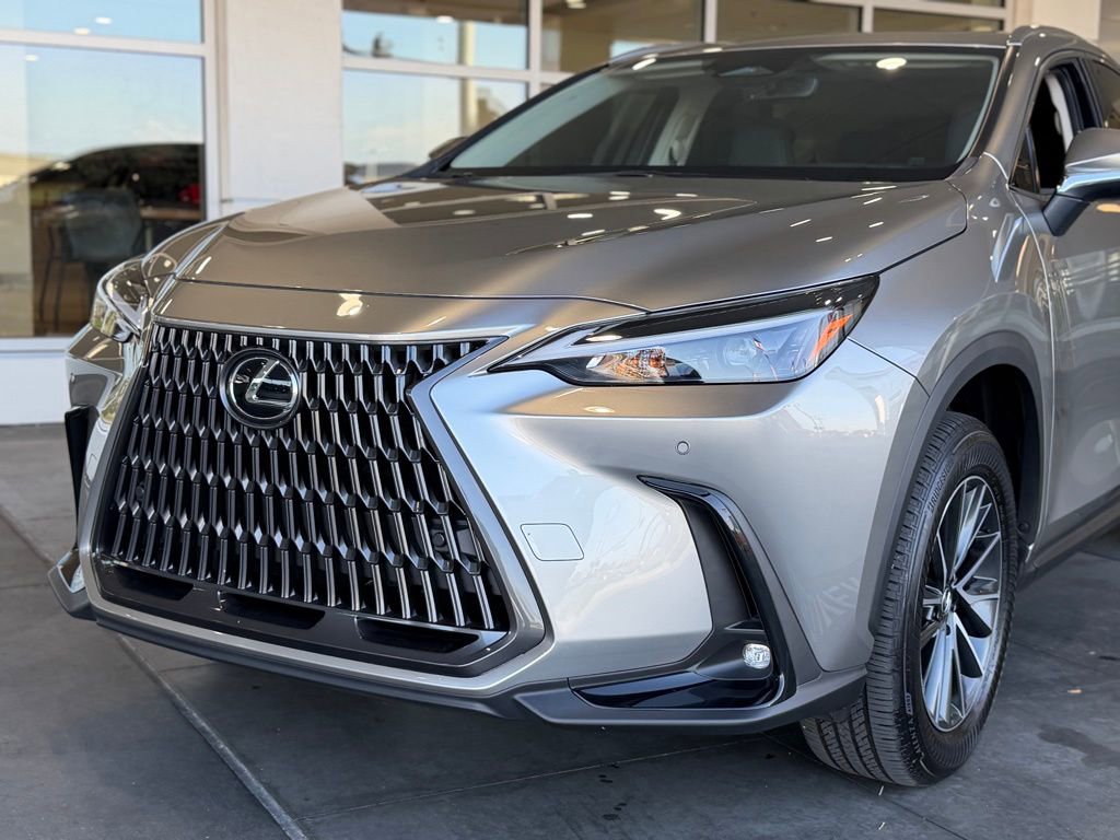 Used 2025 Lexus NX 350h AWD w/ Accessory Package (2T) image 3