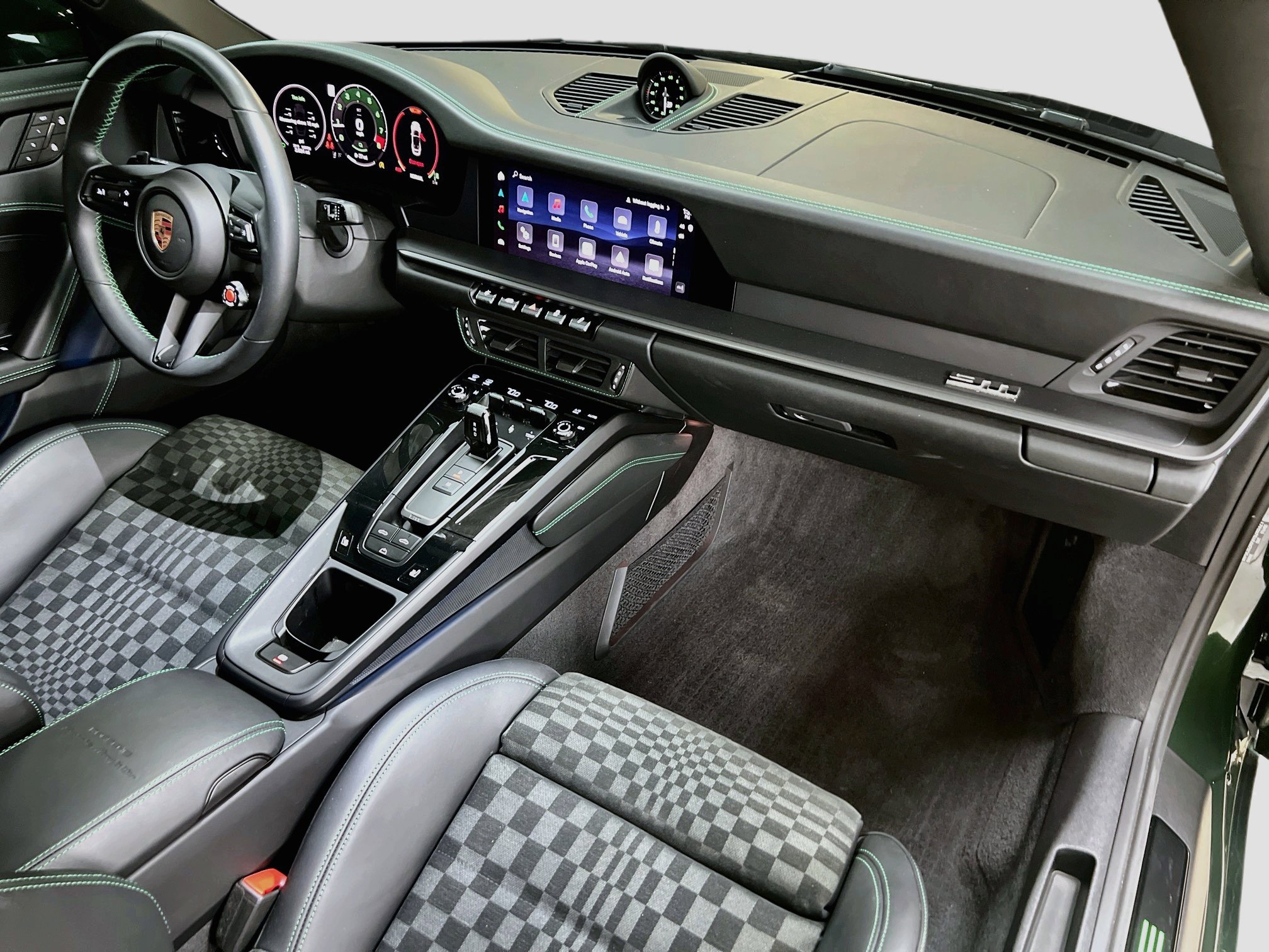 Certified 2026 Porsche 911 Carrera 4 GTS AWD/4WD image 29