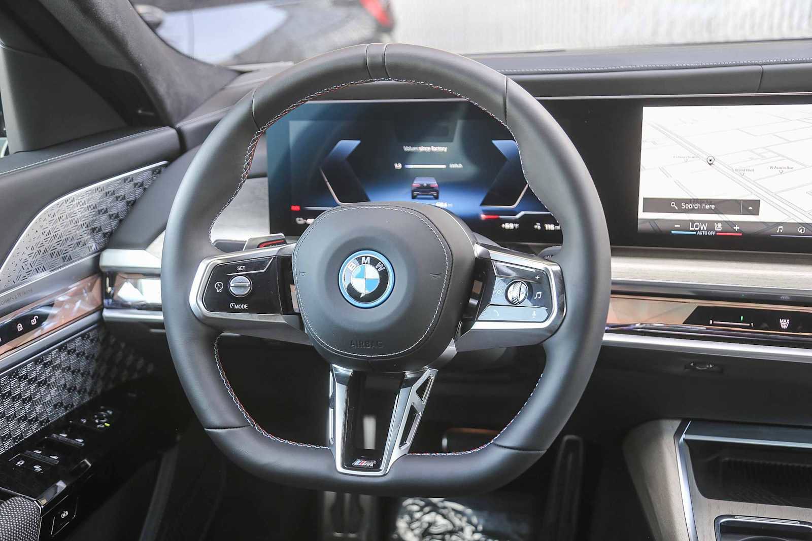 Used 2025 BMW i7 M70 image 12