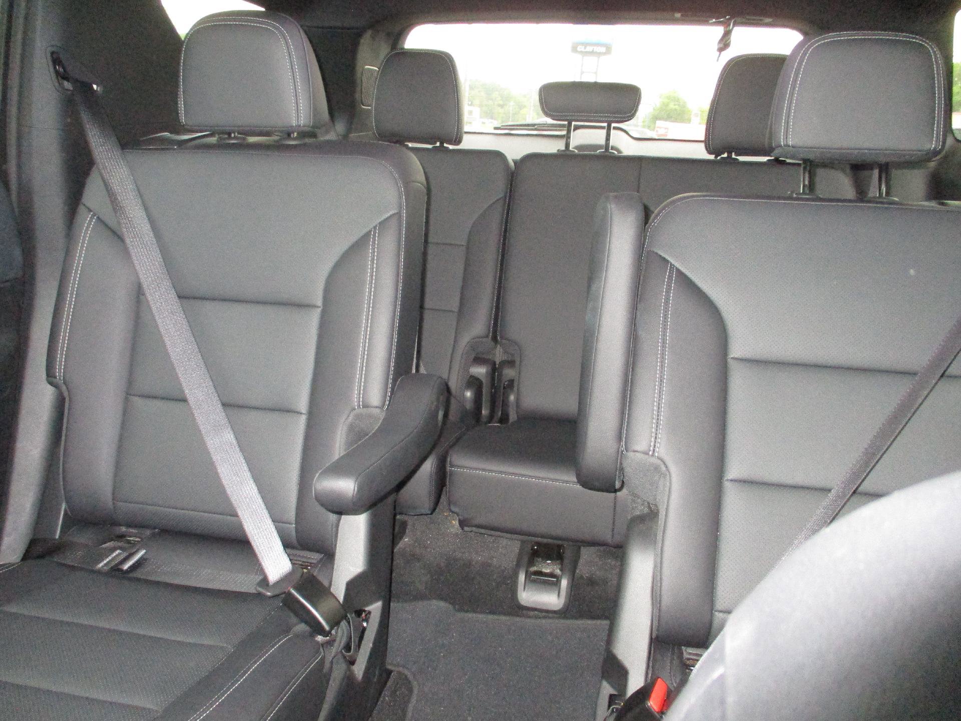 Used 2025 Chevrolet Traverse LT image 15