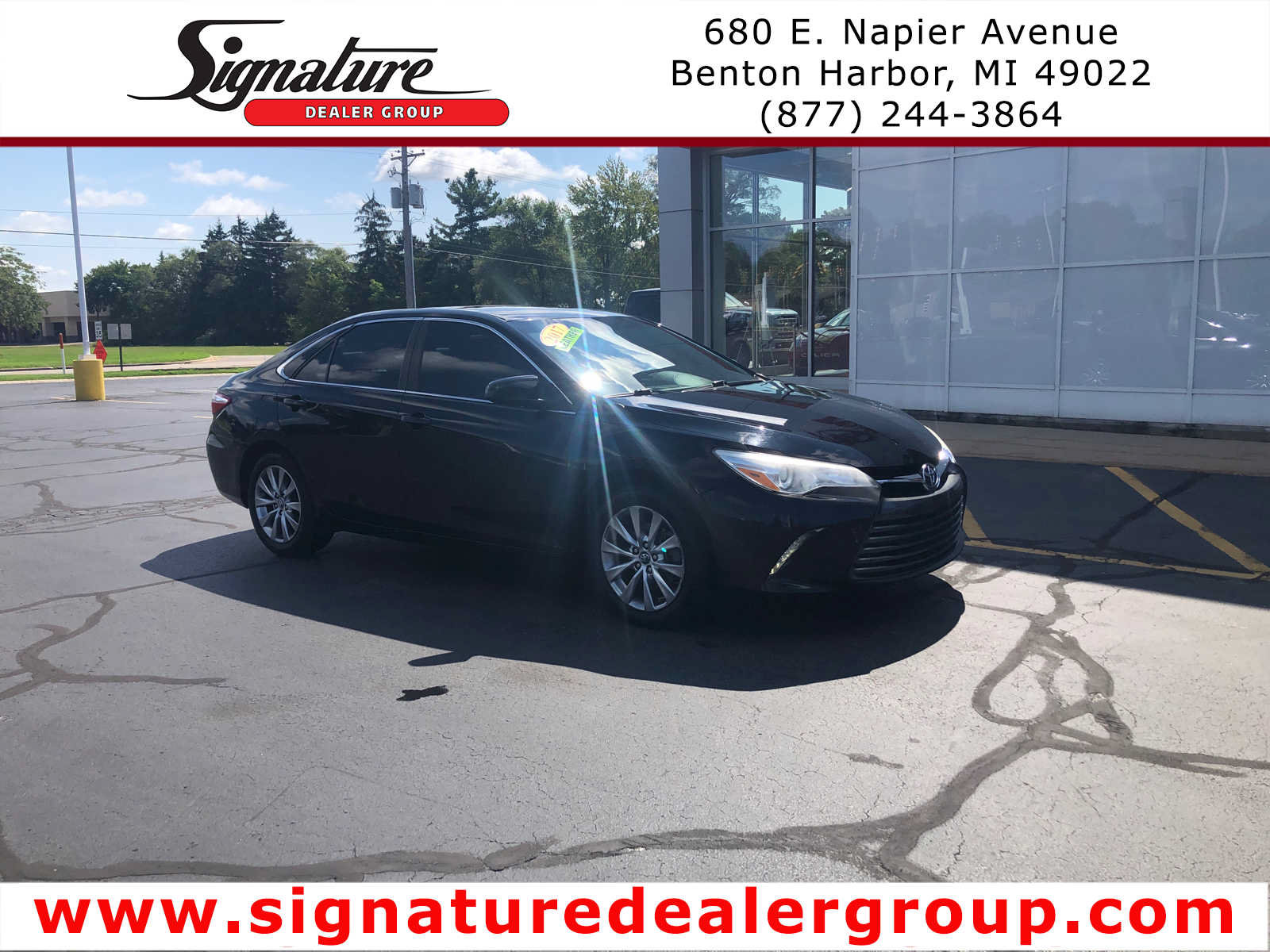Used 2017 Toyota Camry XLE FWD image 1