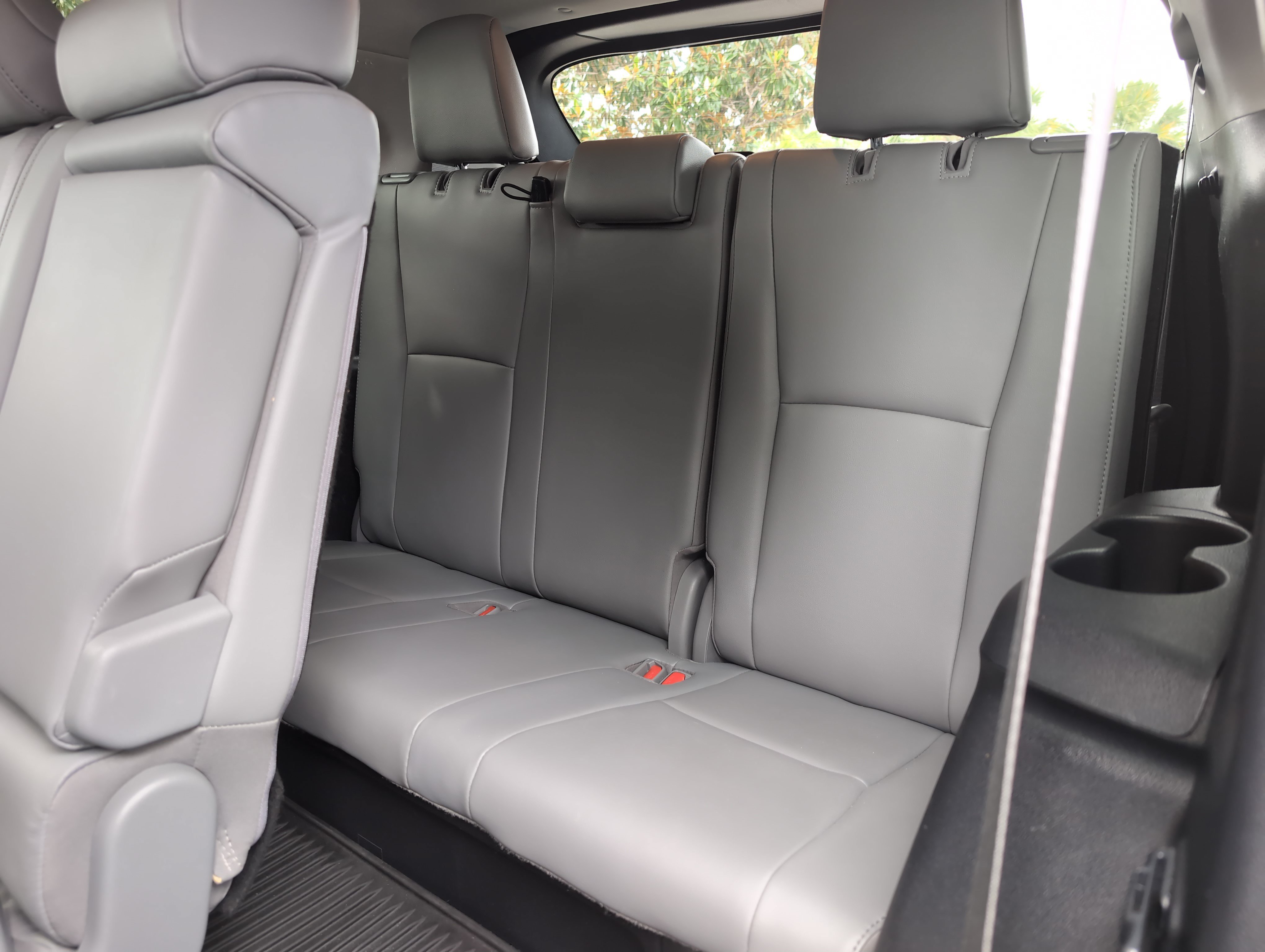 Used 2020 Toyota Highlander Limited FWD image 32
