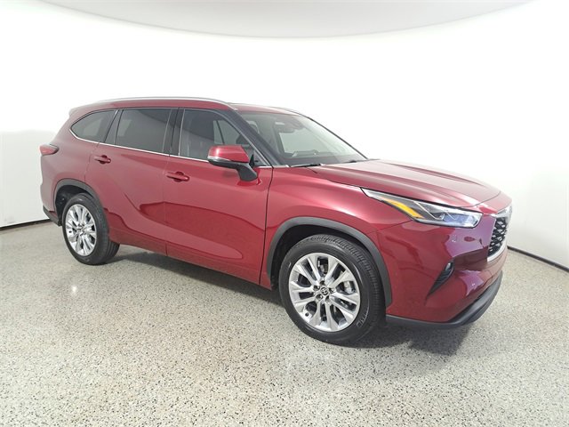 Used 2023 Toyota Highlander Limited image 4