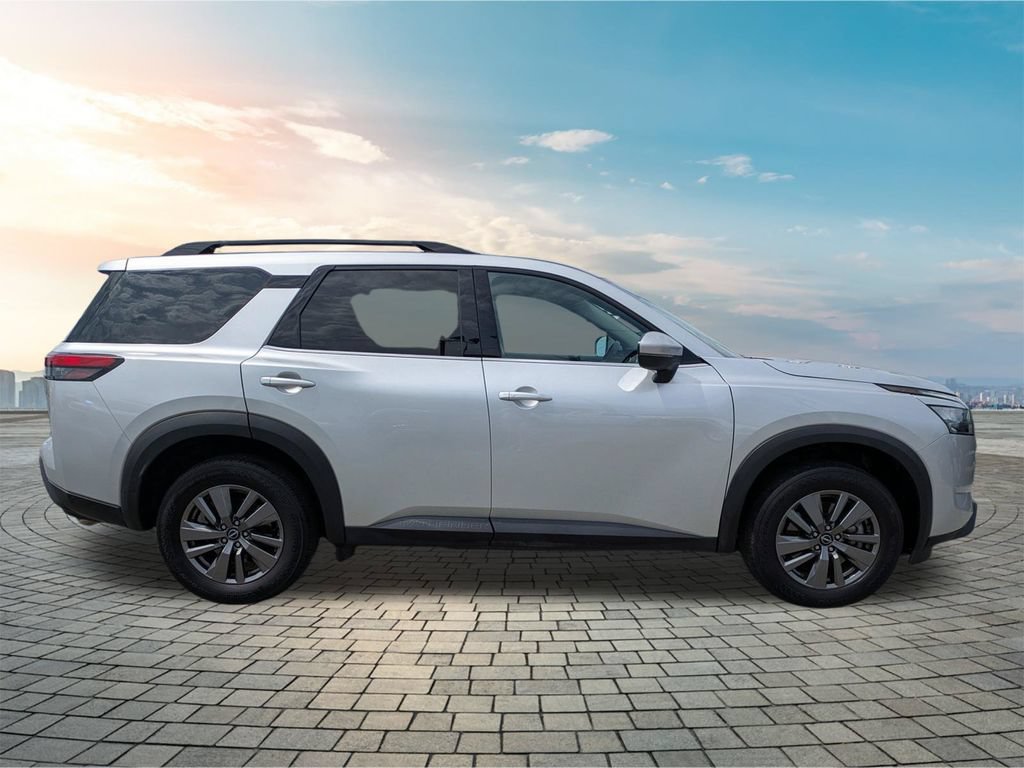 Certified 2025 Nissan Pathfinder SV AWD/4WD image 4