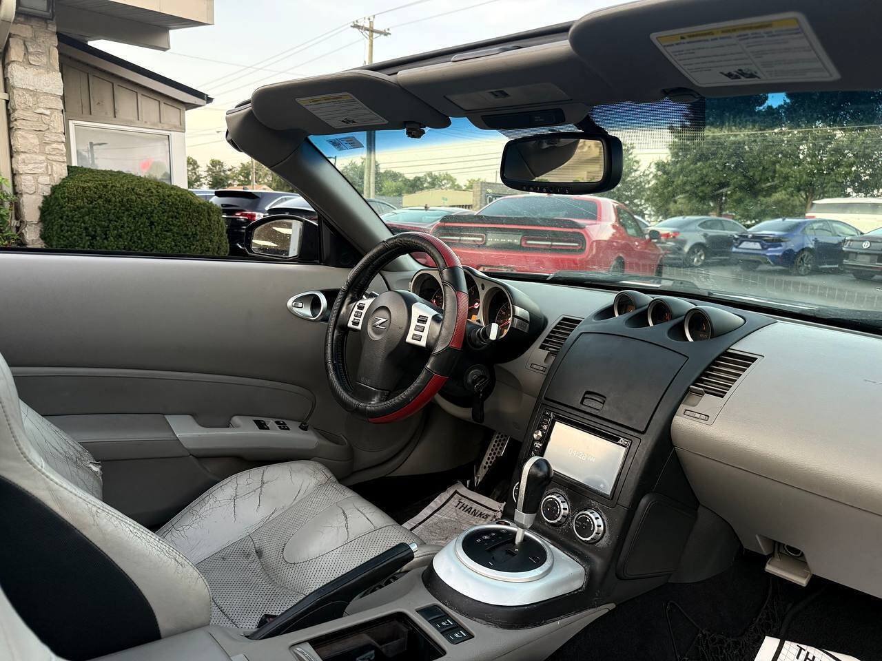 Used 2007 Nissan 350Z Touring RWD image 19