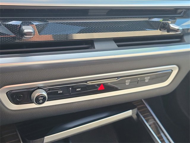 Used 2023 BMW X7 xDrive40i w/ Premium Package image 31