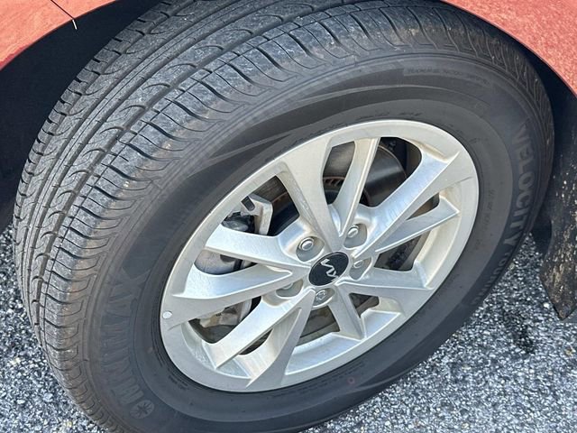 Used 2024 Kia Carnival LX image 14