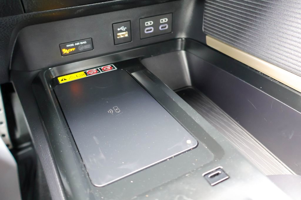 Used 2025 Toyota Camry SE FWD image 16