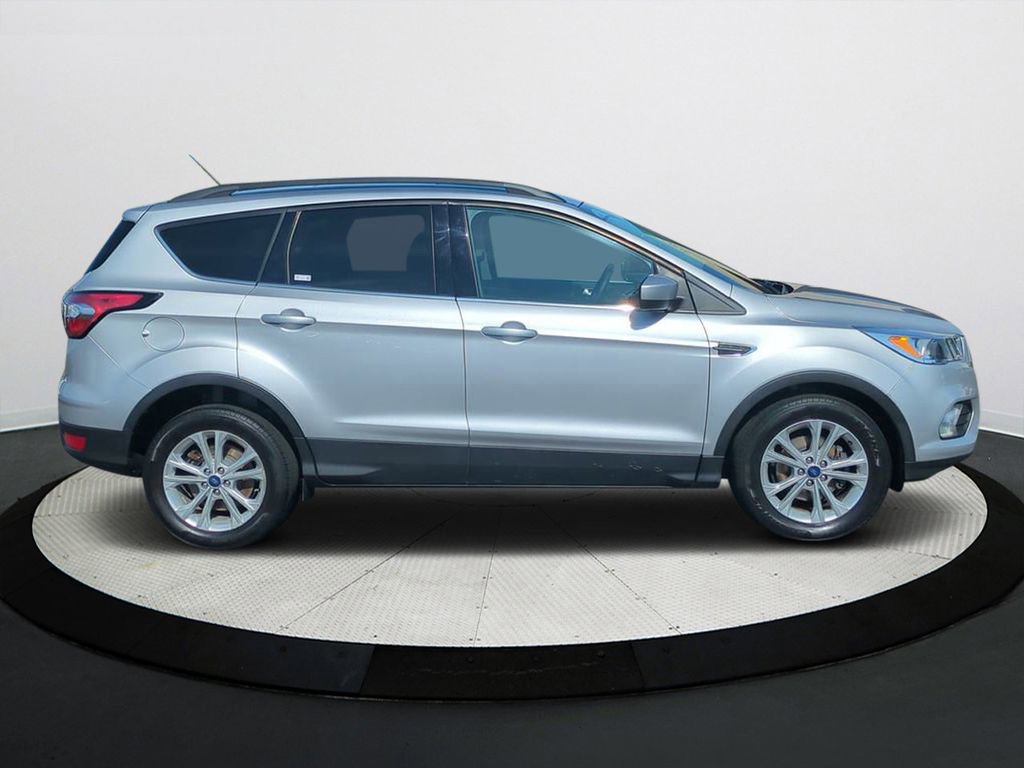 Used 2018 Ford Escape SE image 3