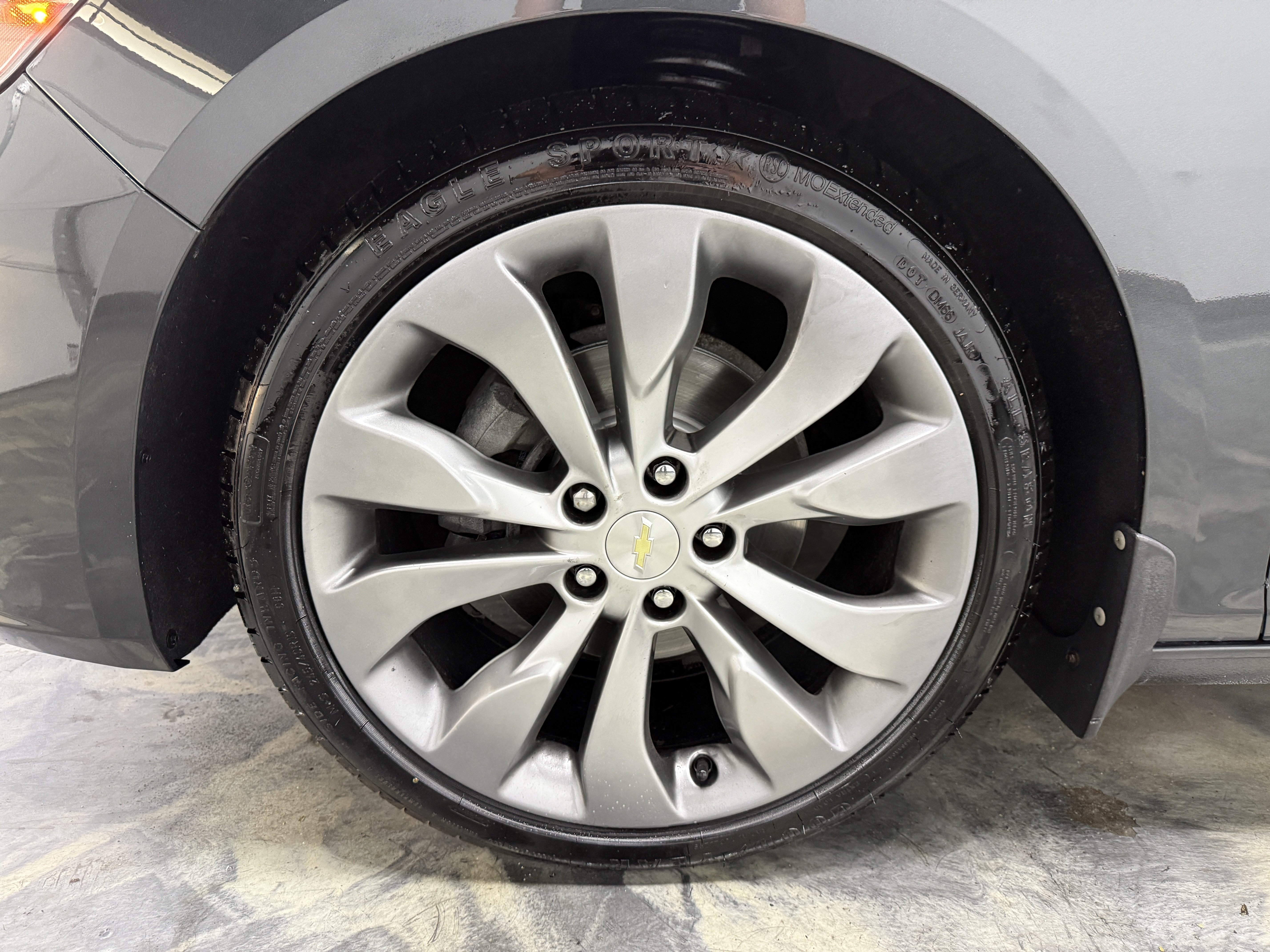 Used 2017 Chevrolet Malibu Premier w/ Premier Sun and Wheel Package FWD image 26