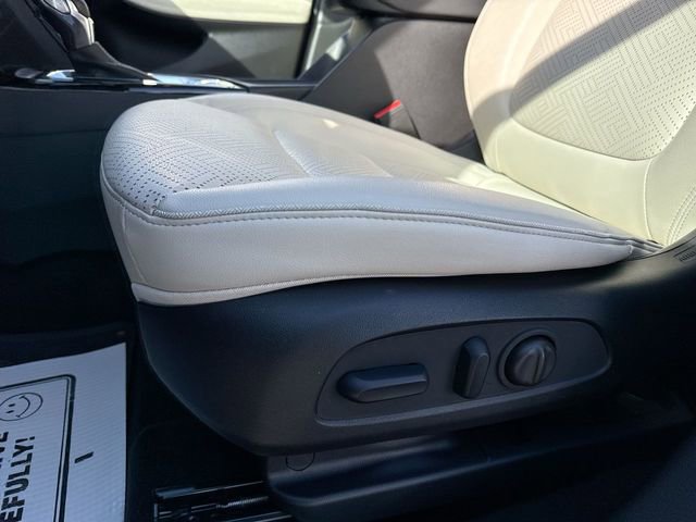 Used 2023 Buick Encore GX Essence w/ Advanced Technology Package image 12