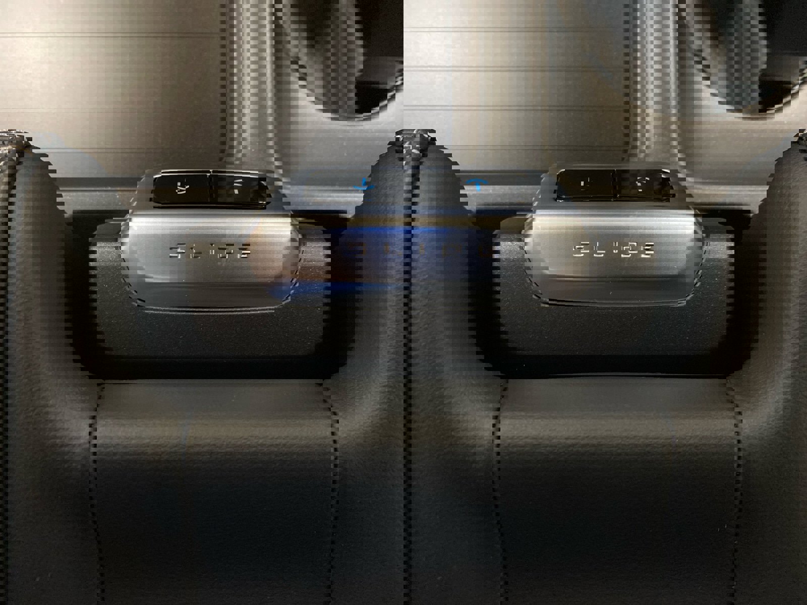 New 2025 Ford Expedition Max Platinum w/ Stealth Performance Package image 50