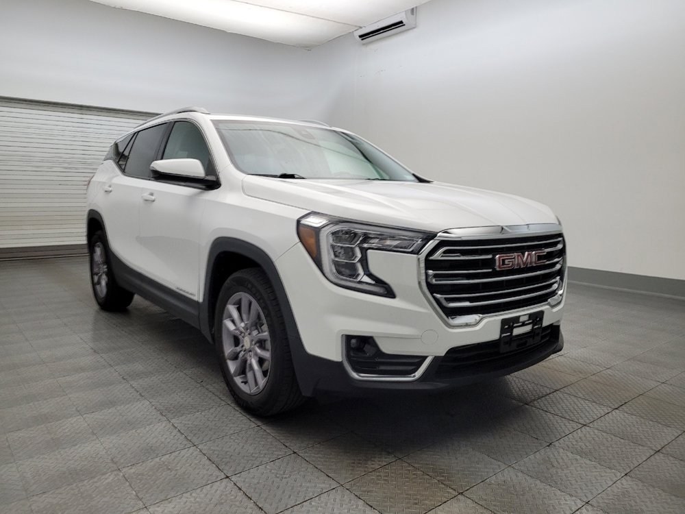 Used 2023 GMC Terrain SLT image 13