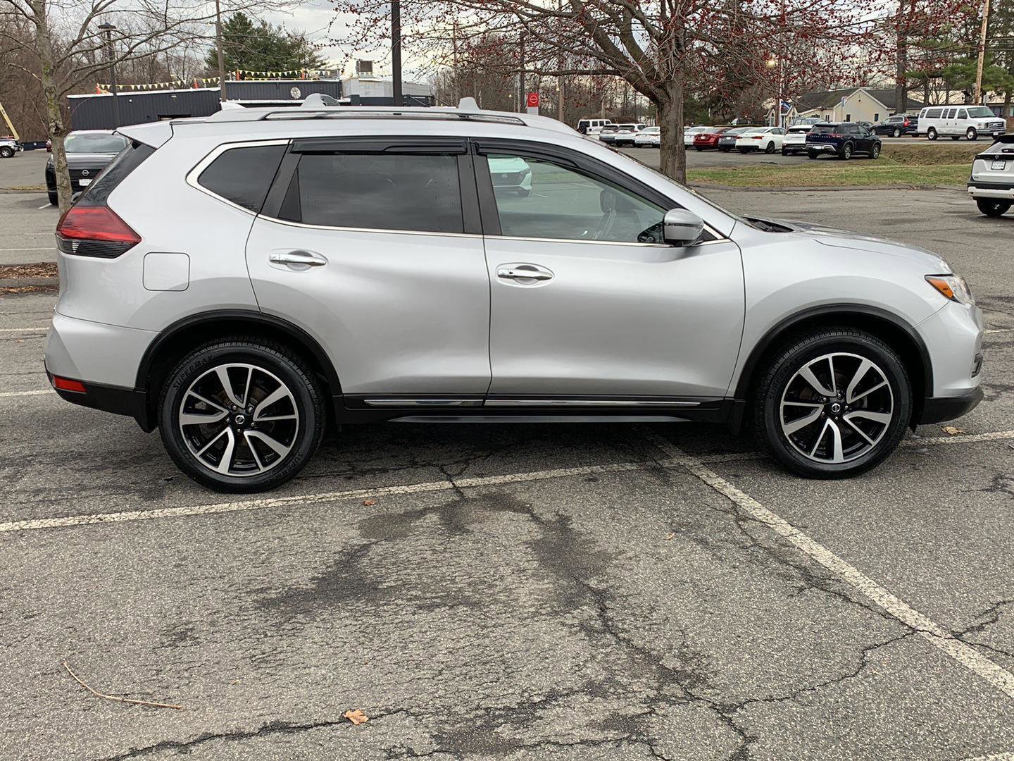 Used 2019 Nissan Rogue SL w/ Premium Package image 6
