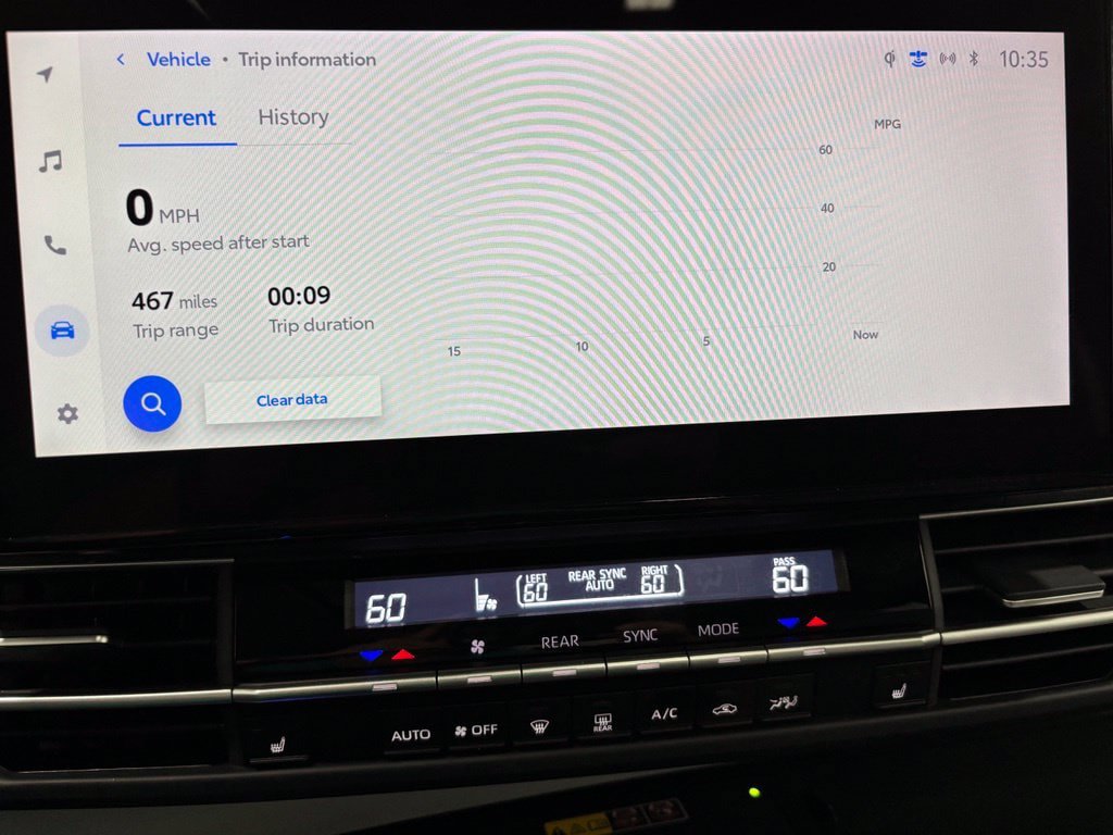 Used 2025 Toyota Sienna XLE AWD/4WD image 33