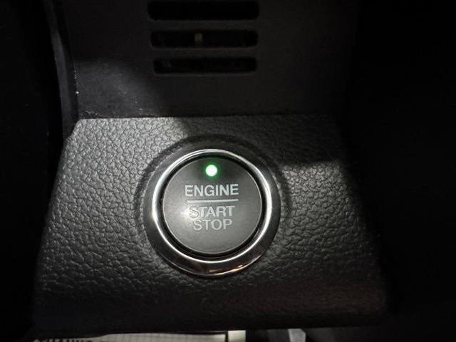 Used 2020 Ford Expedition Max XLT w/ Equipment Group 202A AWD/4WD image 22
